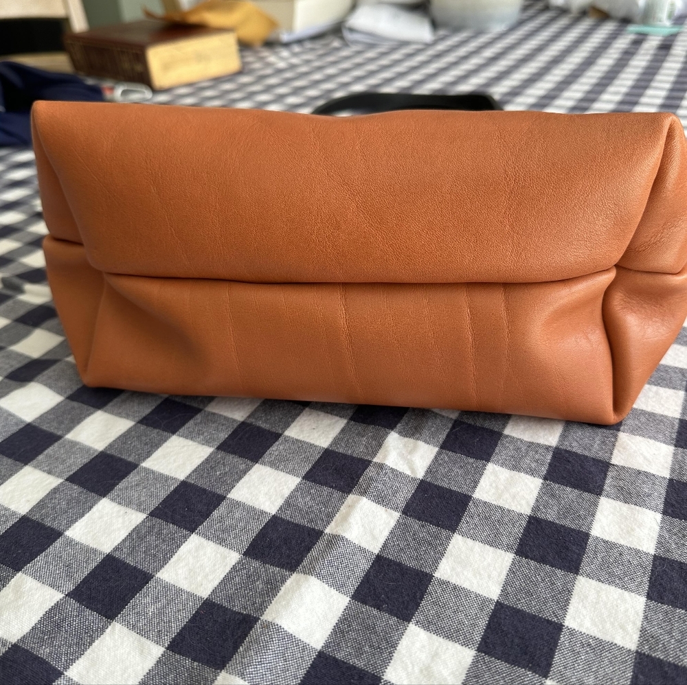 Portland Leather Medium Zip Tote Bag - Satsuma - Picture 3 of 6